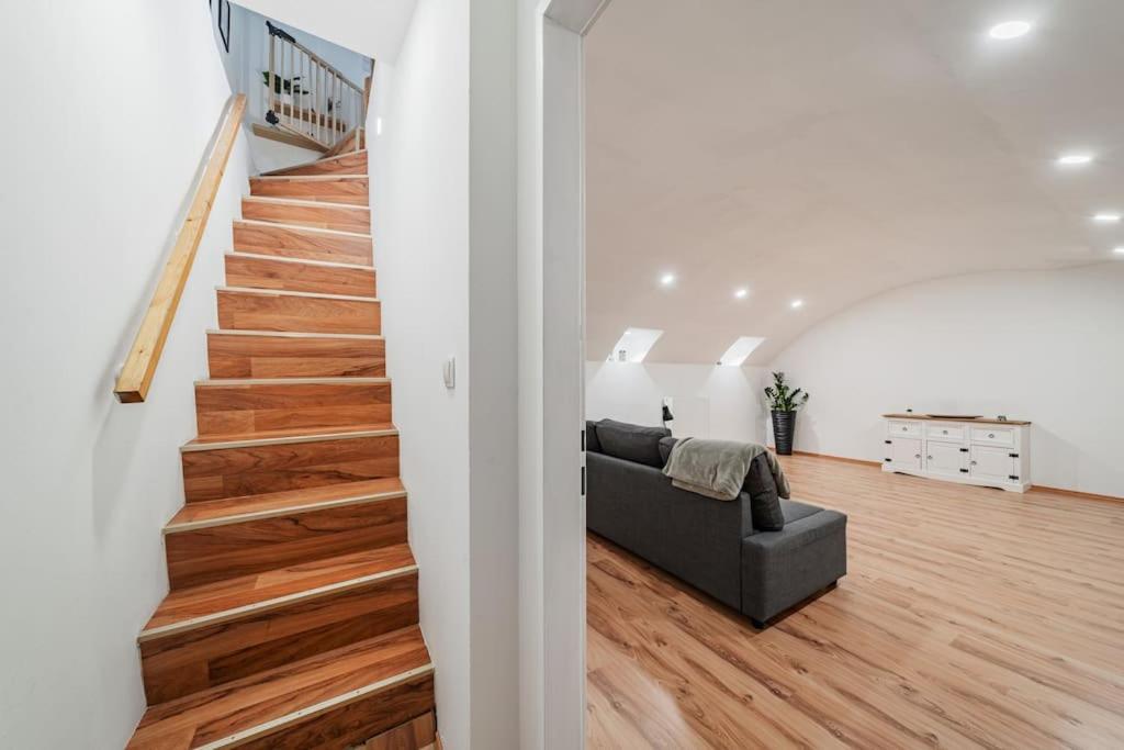 117 M² Near Nussdorferstrasse Apartment เวียนนา ภายนอก รูปภาพ