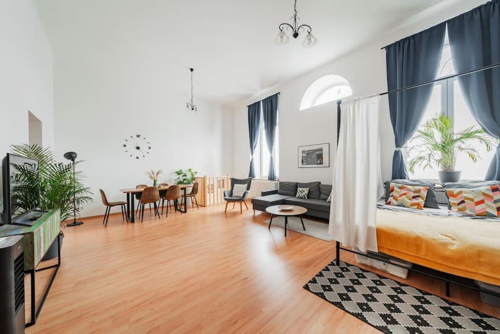 117 M² Near Nussdorferstrasse Apartment เวียนนา ภายนอก รูปภาพ